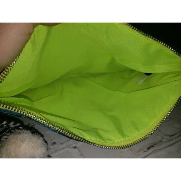 NWT women's Express Woven Aztec Style Clutch With Zipper Pull $29.90 retail - Picture 2 of 2